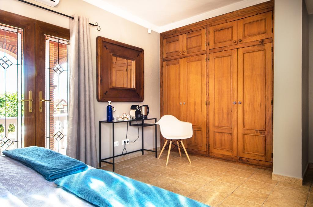 Villa Conmigo Bed & Breakfast Alhaurín de la Torre Dış mekan fotoğraf